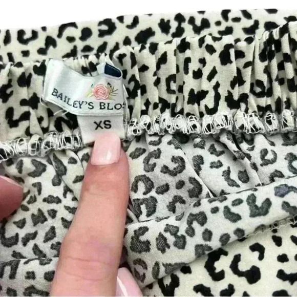 🦋Bailey Blossom Skirt - Picture 2 of 2